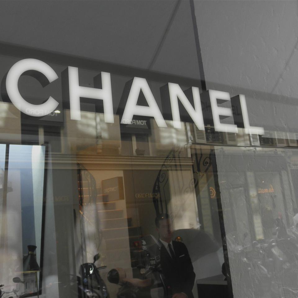 Bringing light to Chanel timekeeping products