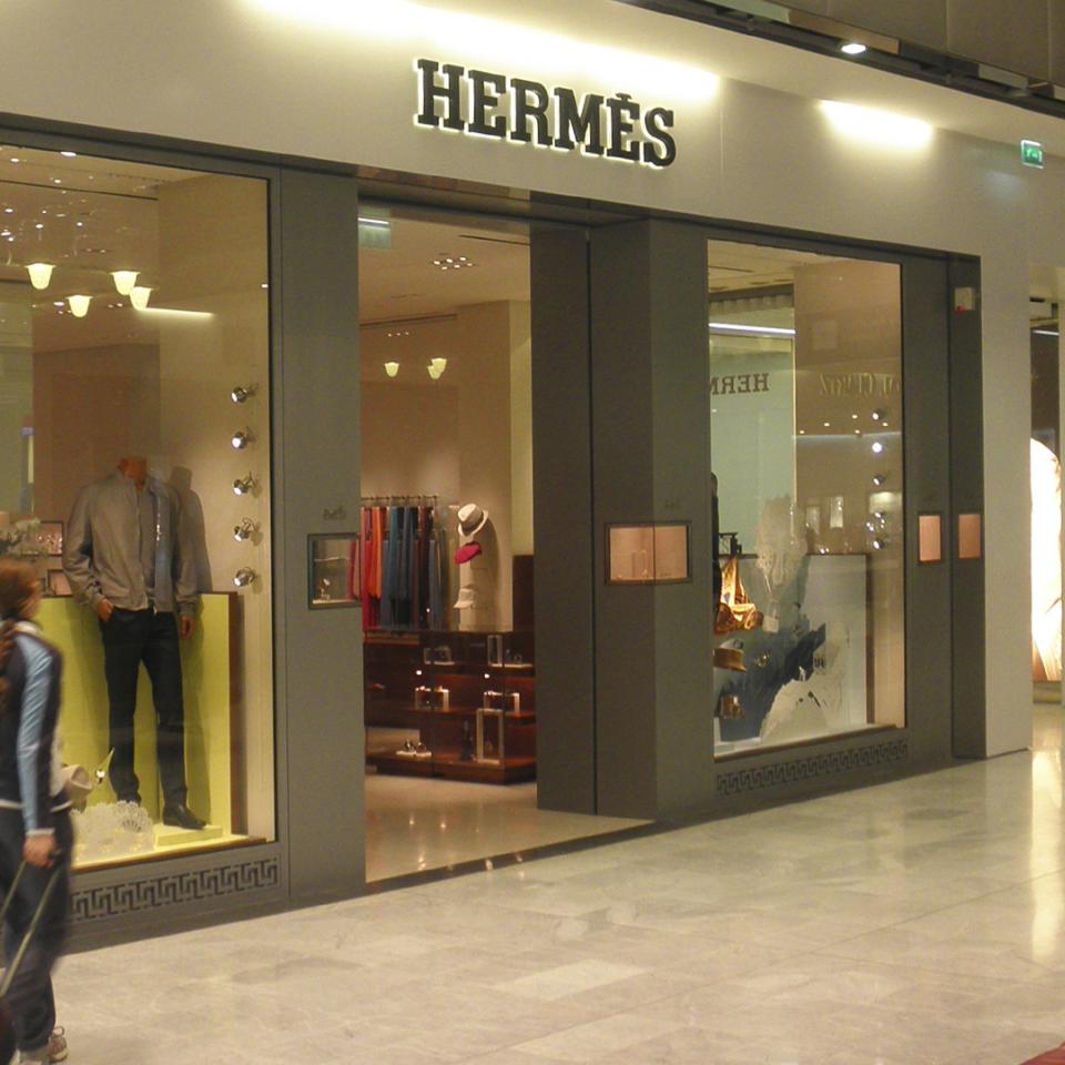 A high-flying production for the signs and lighting at Hermès stores